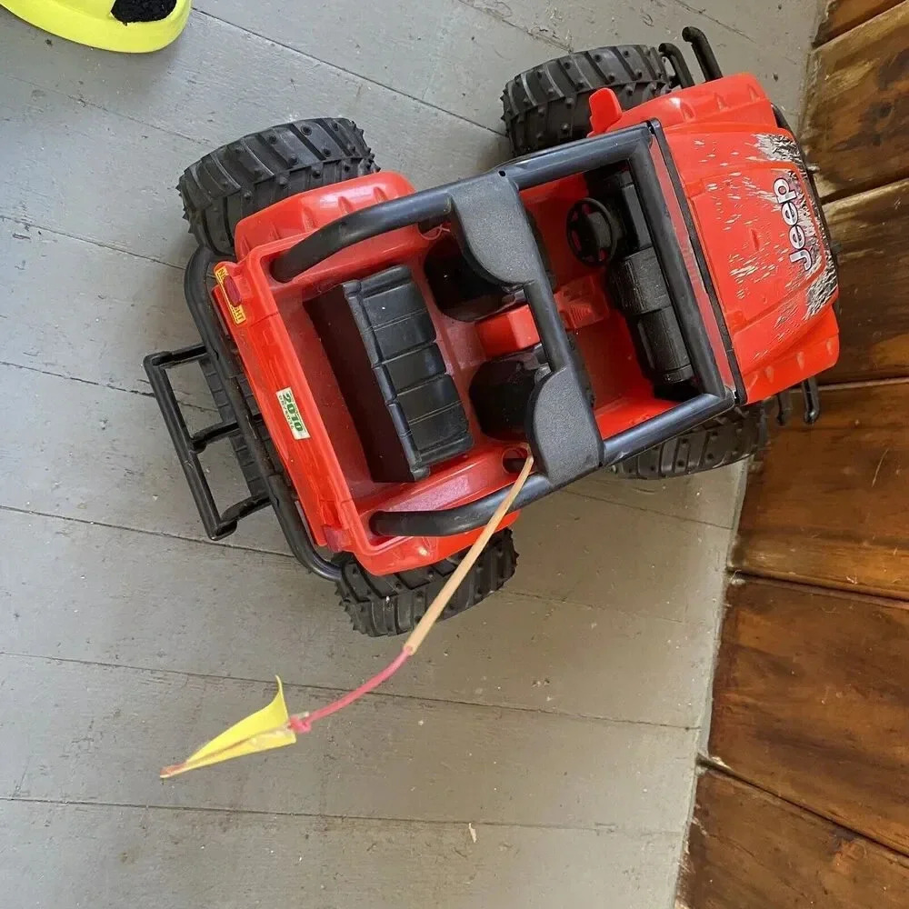 Y2K 2010 Jeep Rubicon Remote & Charger Toy Car For Kid & Adult Fun Outdoorsy - Picture 13 of 13